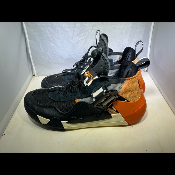 PreOwned Nike Jordan Defy Men’s 8.5 Black/White/ Starfish